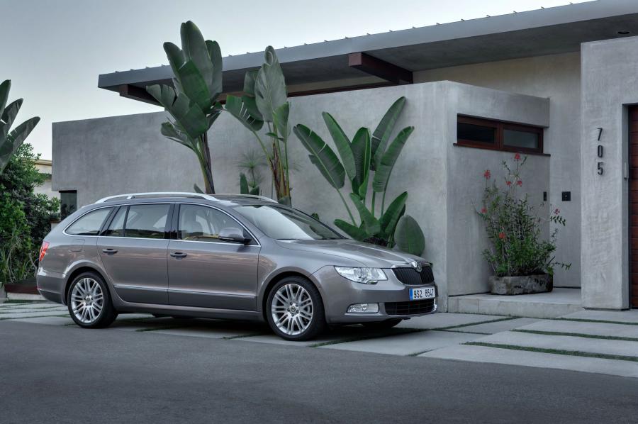  Skoda Superb Combi 2009 года  (фото 68 из 74)
